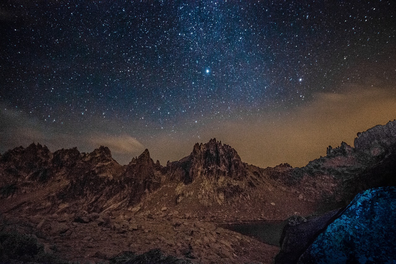 火星探索之旅，宇宙神秘魅力的影视之旅